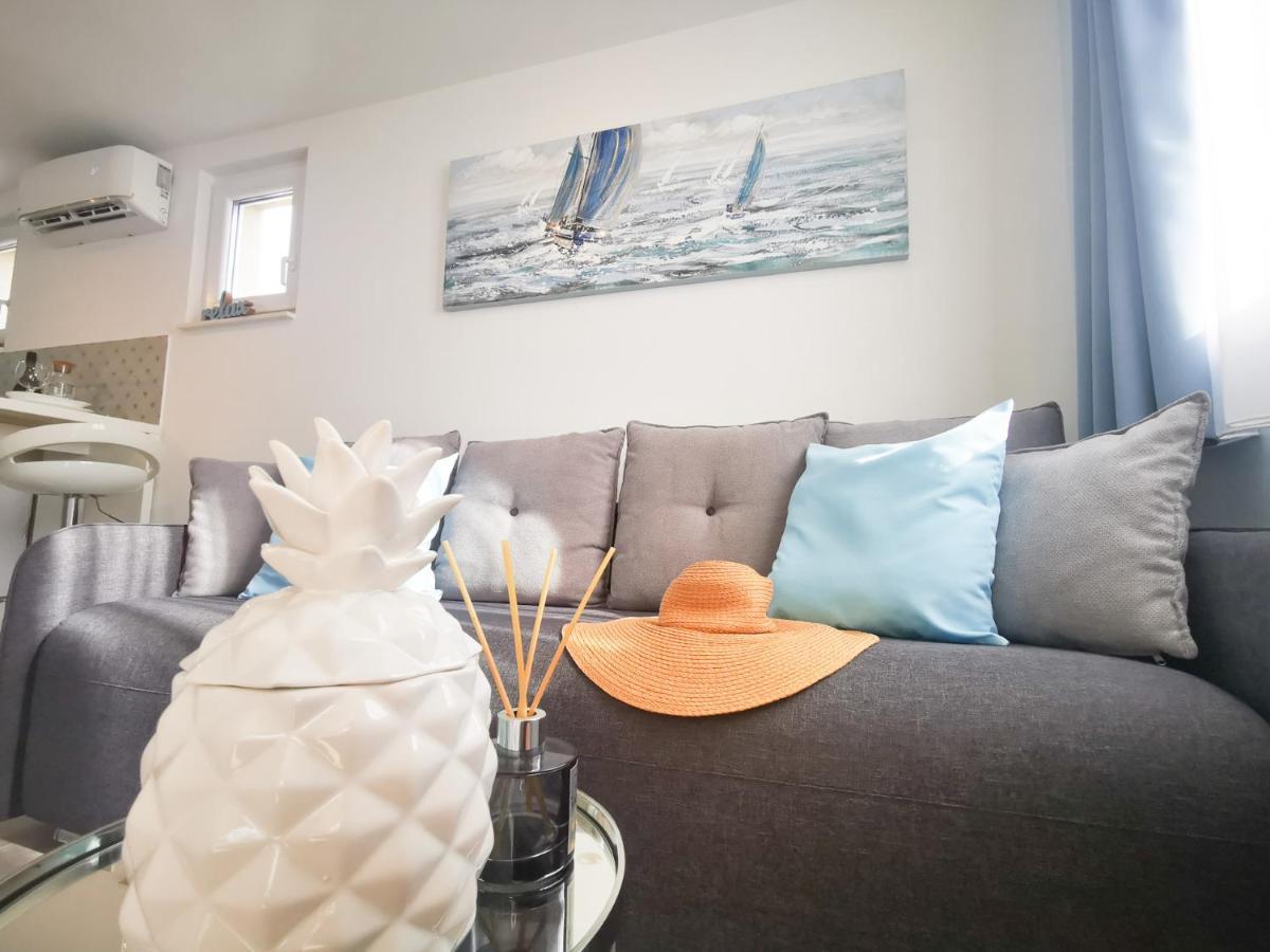 Rita Apartments - Sea-View Apartment 2Plus1 Tucepi Bagian luar foto