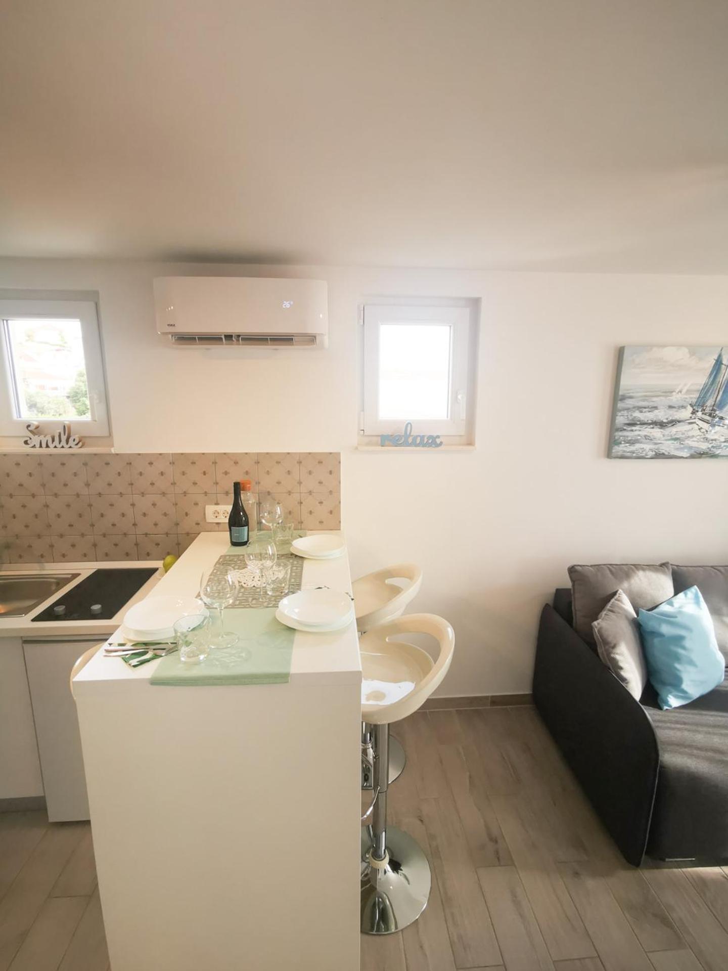 Rita Apartments - Sea-View Apartment 2Plus1 Tucepi Bagian luar foto